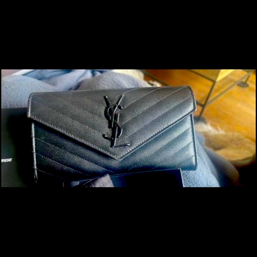 SAINT LAURENT
Grain De Poudre Matelasse Chevron Monogram Cassandre Flap Pouch